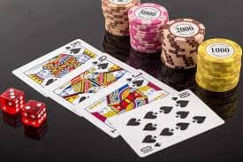 Fitur bonus Caishen Wins menampilkan putaran gratis dan pengganda di slot bet99